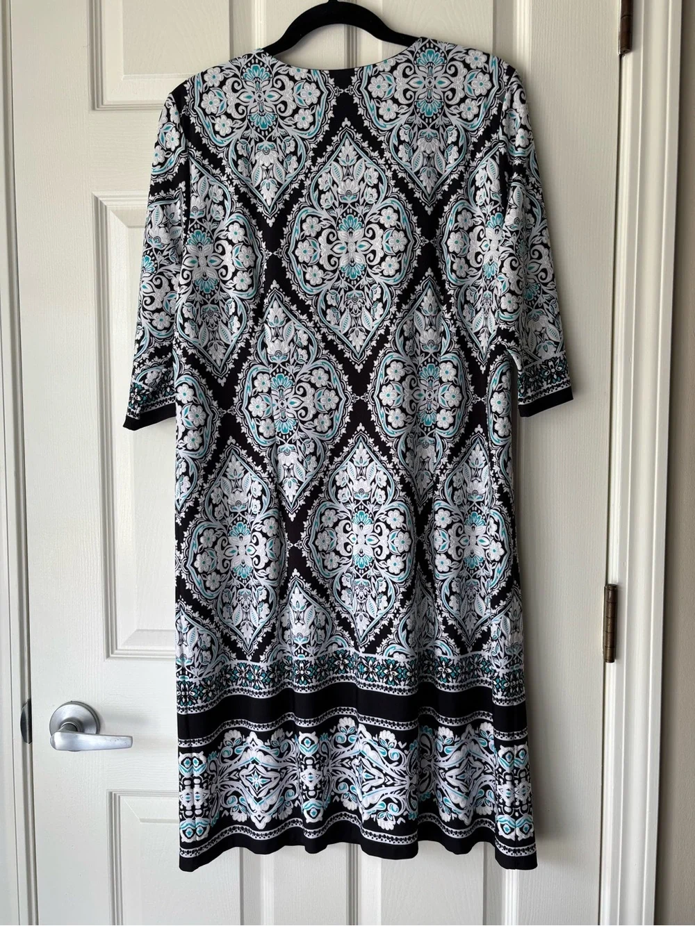 Studio One Black, White & Teal Printed Keyhole Shift Dress